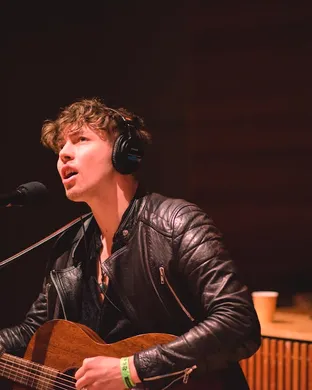 Barns Courtney Lawrence